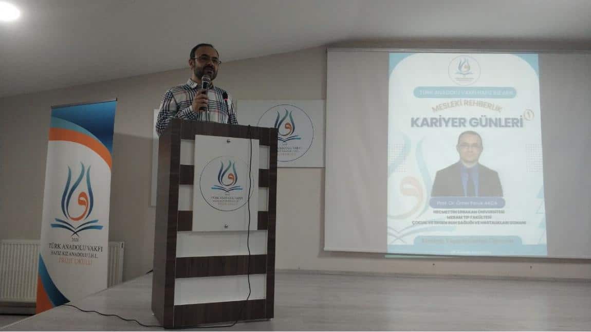 Hedef YKS 2023 ve Kariyer Günleri Kapsamında Prof. Dr. Ömer Faruk AKÇA hocamızı misafir ettik